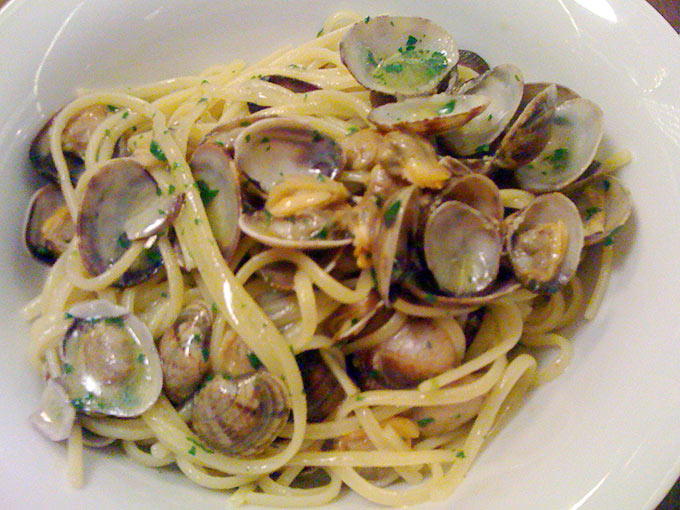 Luigia - linguine alle vongole