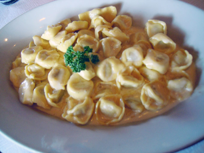 Ponte Vecchio - cream tortelloni