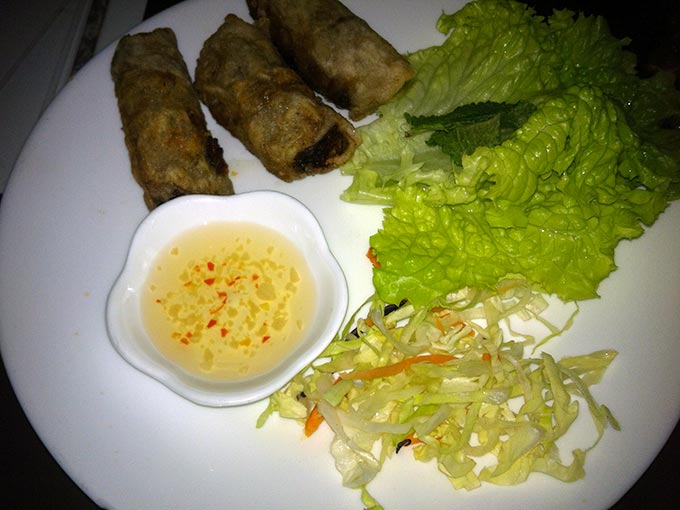 comptoir - egg rolls