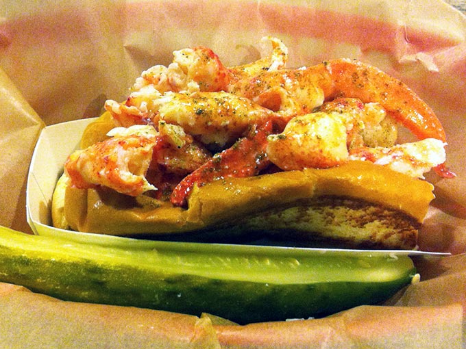 luke-lobster-roll