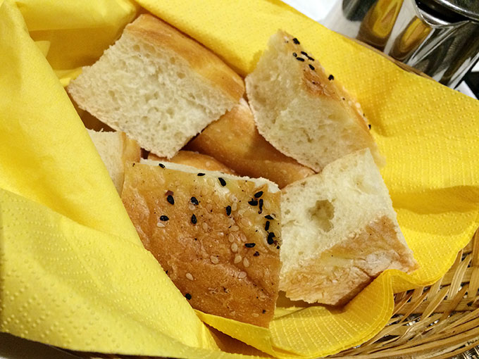Kutchi restaurant - bread