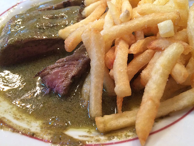 Relais de l'Entrecôte - steak and fries