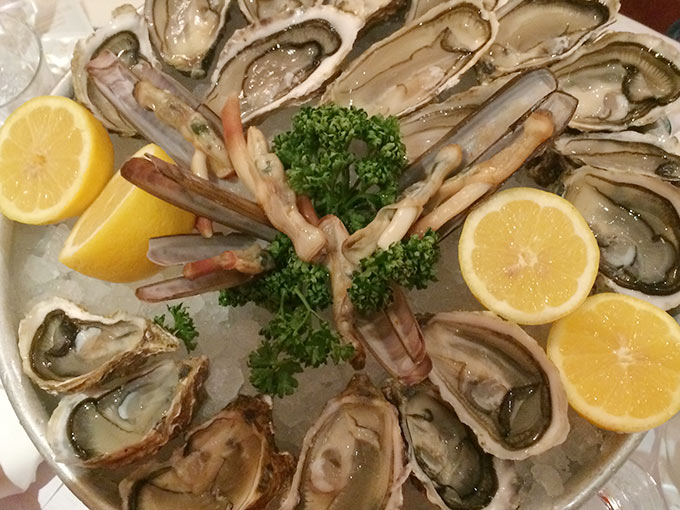 Café du Centre - oysters