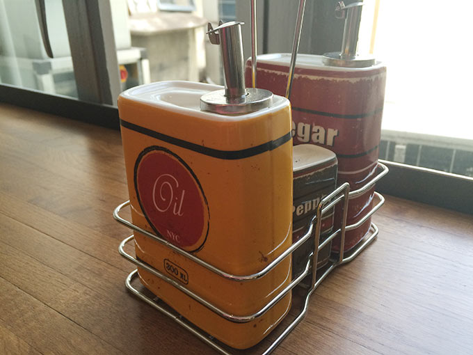 Bagel House Café - retro décor