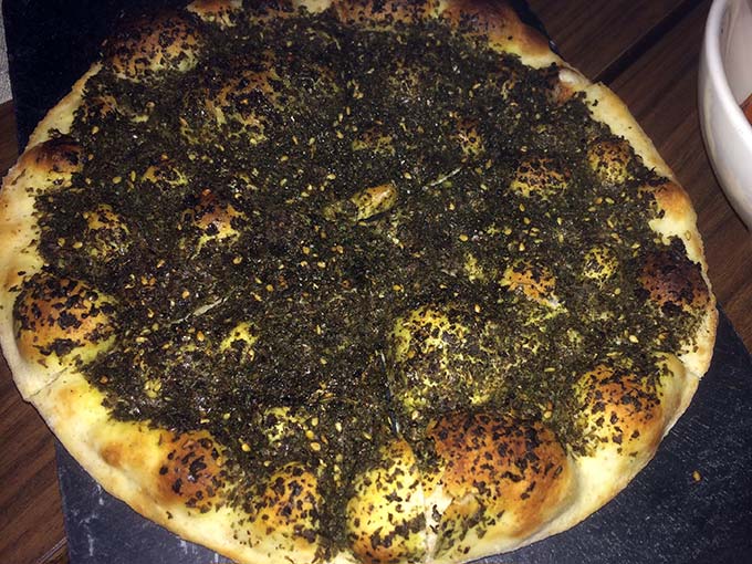 Yomo Lounge - zaatar manaakish