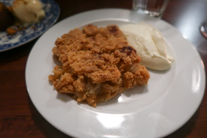 Bombar restaurant - apple crumble